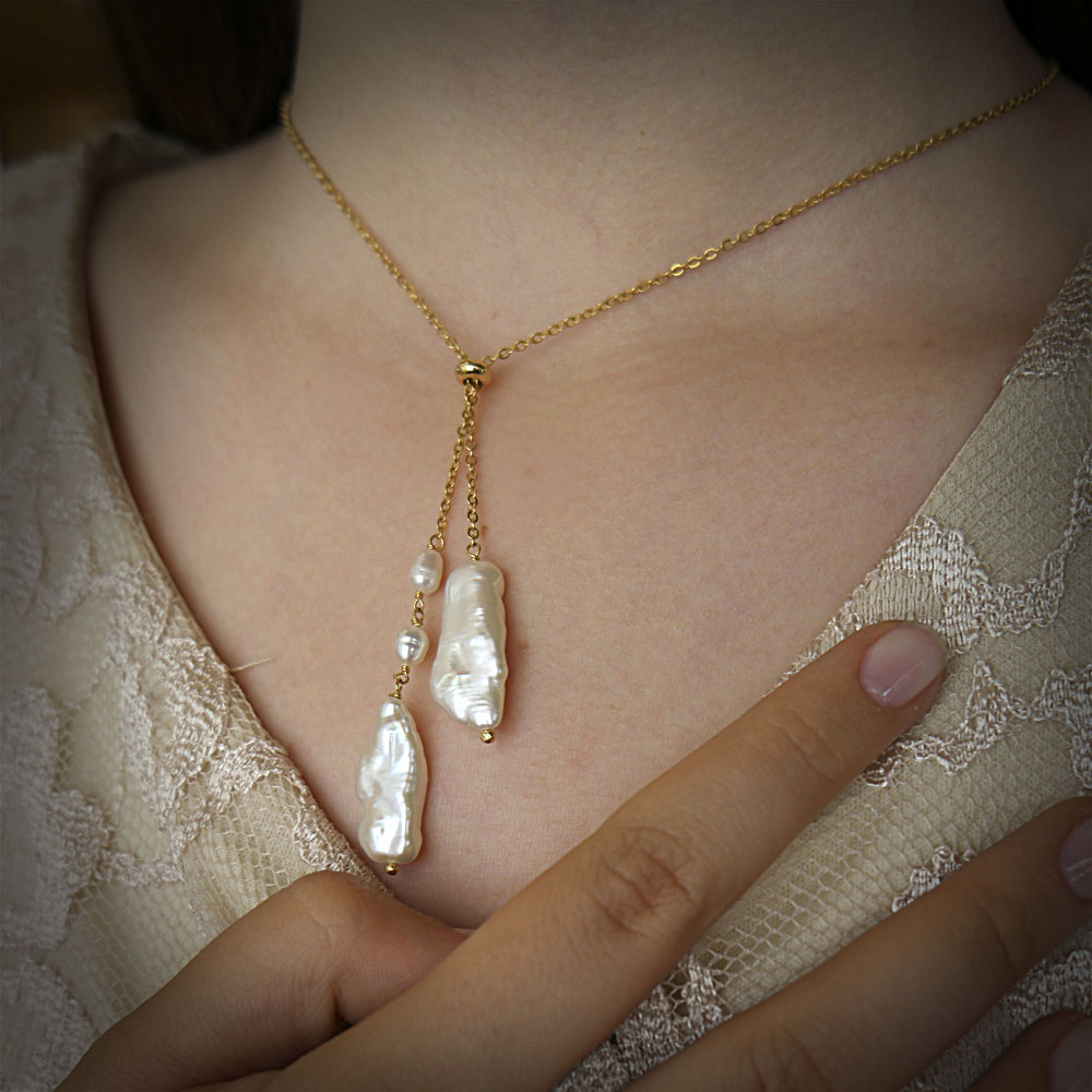 Collar con dos perlas barrocas